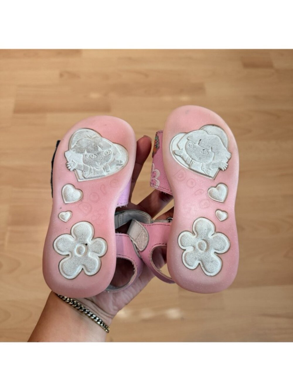 Y2K Dora The Explorer Girls Size 7 Sandals Pink White Floral Straps Slip On - Picture 6 of 7